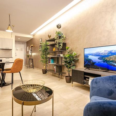 Goito Luxury Apartment, In The Historical Center Болонья Экстерьер фото