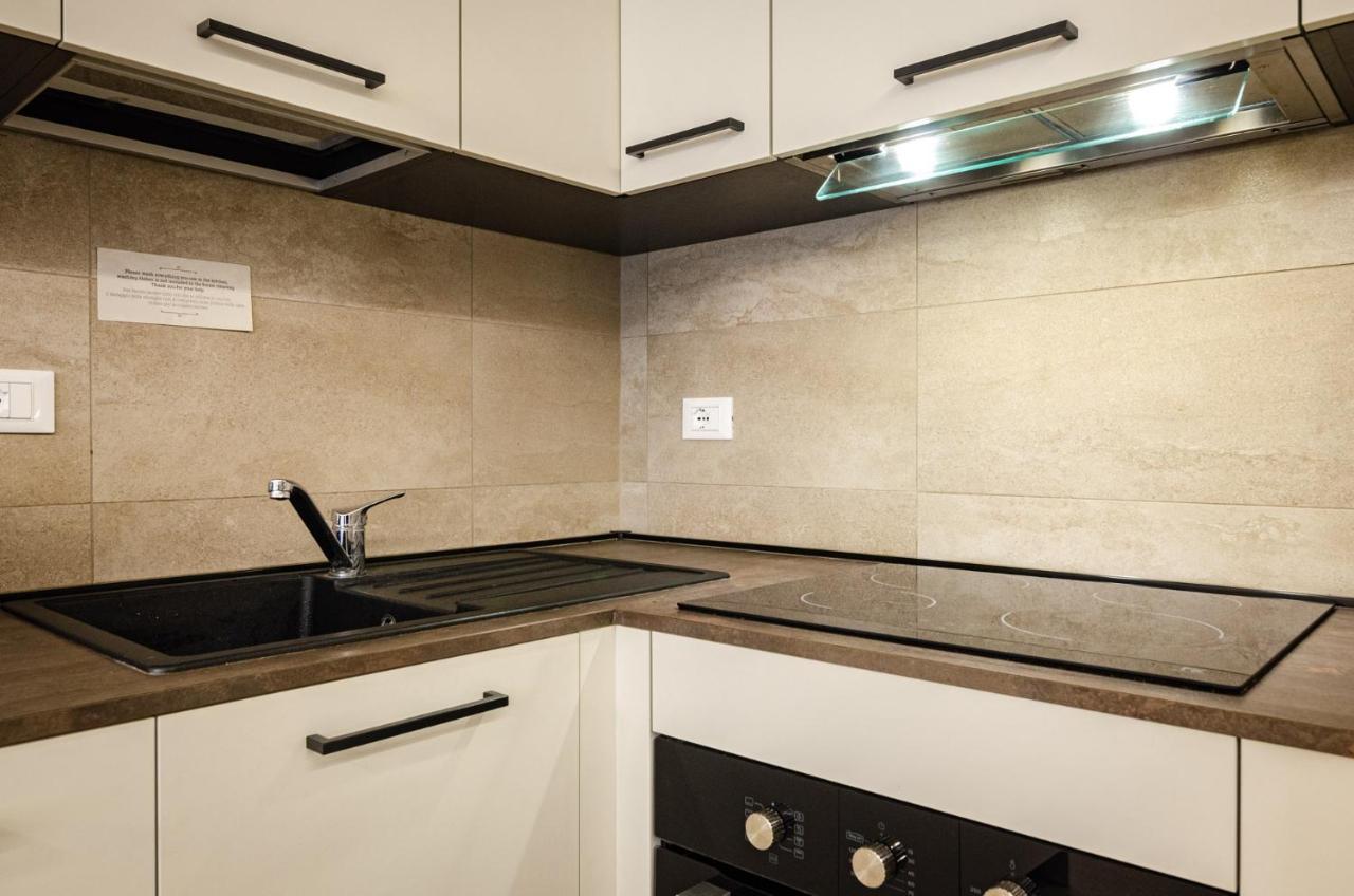 Goito Luxury Apartment, In The Historical Center Болонья Экстерьер фото