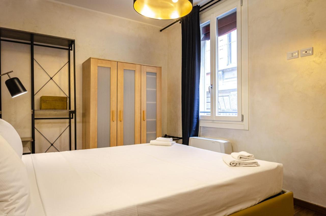 Goito Luxury Apartment, In The Historical Center Болонья Экстерьер фото