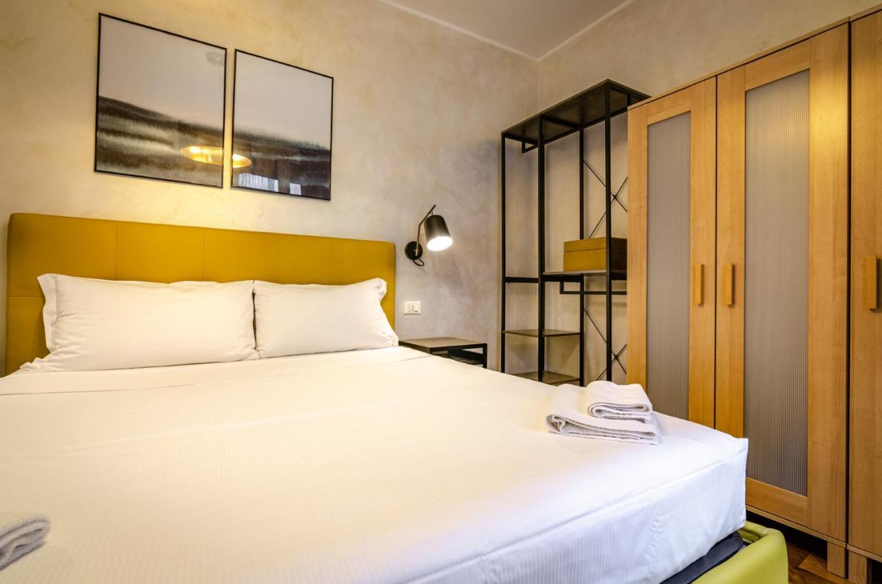 Goito Luxury Apartment, In The Historical Center Болонья Экстерьер фото
