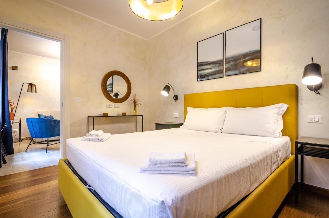 Goito Luxury Apartment, In The Historical Center Болонья Экстерьер фото