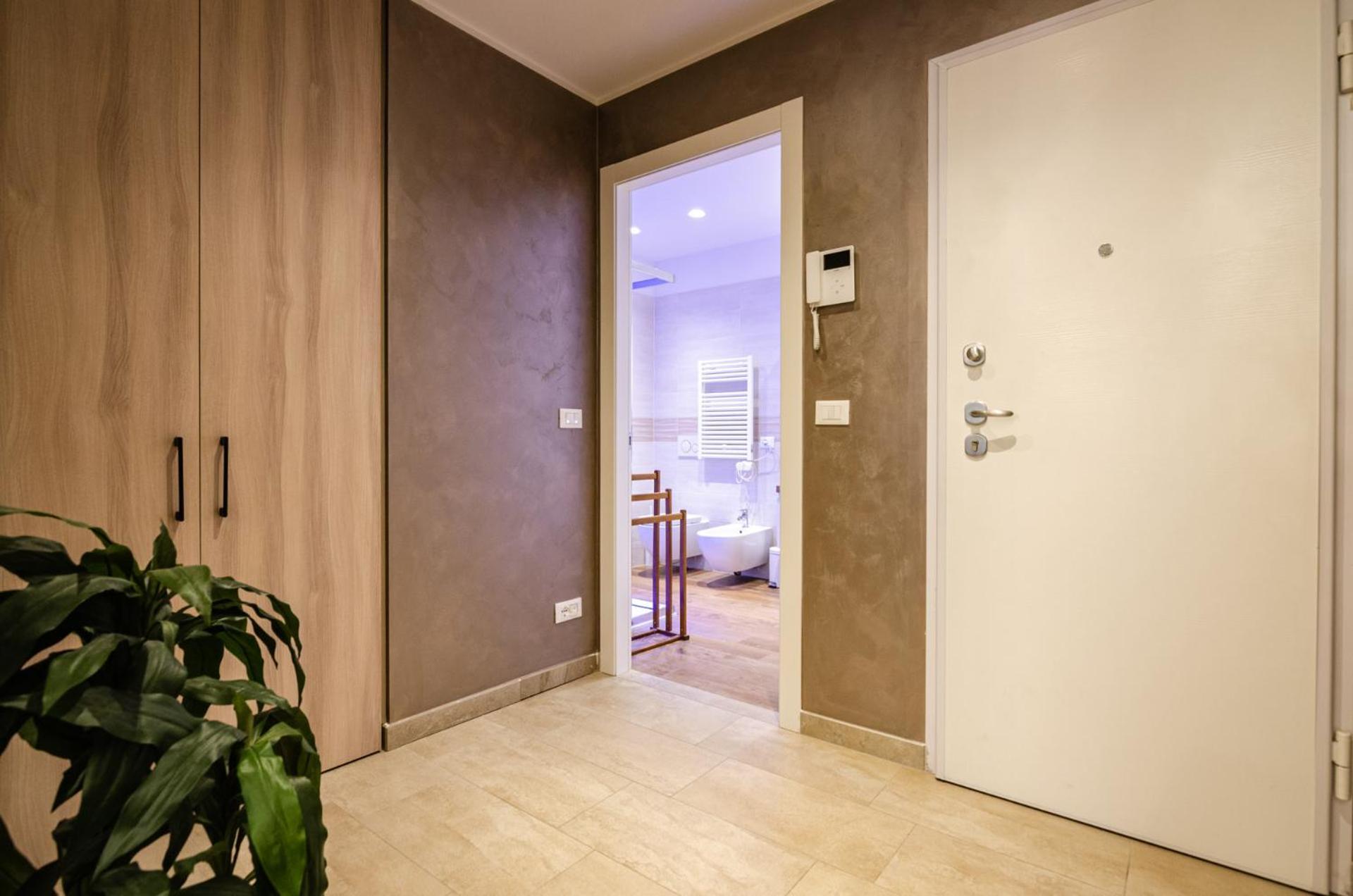Goito Luxury Apartment, In The Historical Center Болонья Экстерьер фото