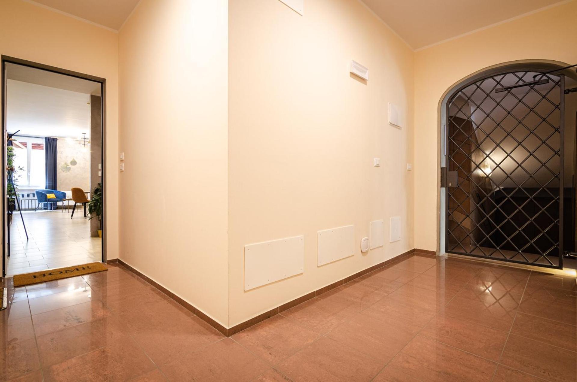 Goito Luxury Apartment, In The Historical Center Болонья Экстерьер фото